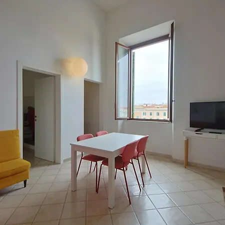 Repubblica Rooftop Loft شقة ليفورنو
