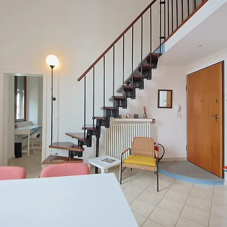 Repubblica Rooftop Loft * ليفورنو